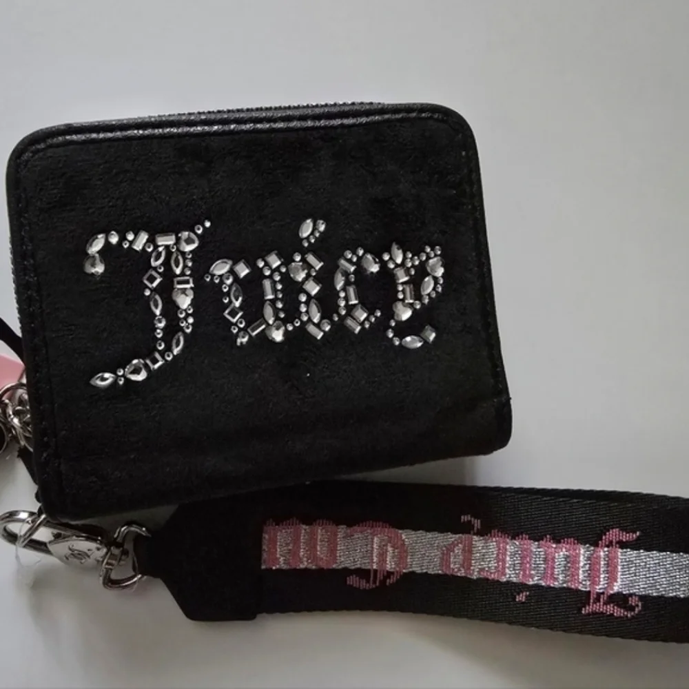 🖤▪️Juicy Couture ▪️All That Glitters Small Liquorice Silver Zip Around Wallet